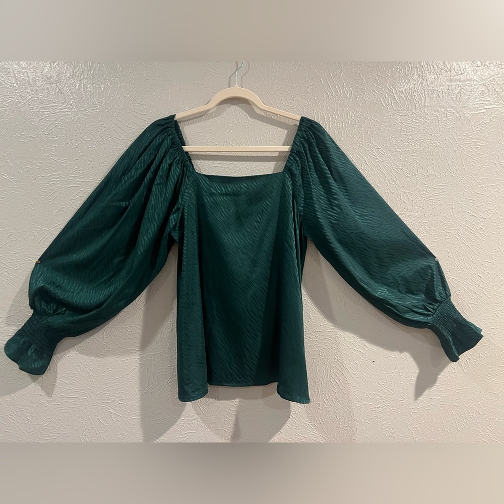 NEW Vine & Love blouse